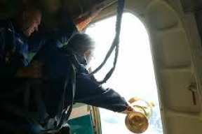 Кроме шуток. Тверь окропили 70 литрами святой воды