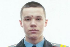 Памёр 19-гадовы ўчастковы, якога ў бары ўдарыў іншы міліцыянт