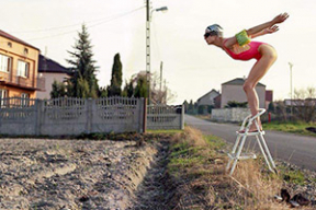 Девушка и картоха. Как мексиканский перфоманс стал белорусским мемом