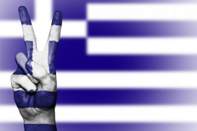 Почему Греция даже в кризис снижает налоги
