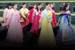 «Бригада радости». Кто эти девушки и для кого