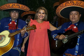 Новая глава Боливии – женственна, демократична, не боится быть яркой