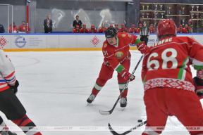 И снова победа! Команда Лукашенко разгромила хоккеистов-любителей Гродненщины