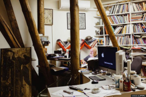 Все же можно кровать? Председатель КГК Анфимов лично приехал в мастерскую Цеслера