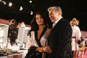 Расследование NYT: Создатель шоу «ангелов» Victoriaʼs Secret годами домогался моделей