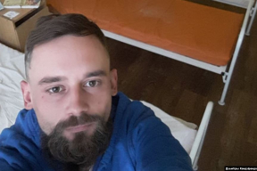 «З палаты нельга выходзіць, усё пазамыкана». У Лідзе хлопец трапіў у лякарню пасьля падарожжа ў Кітай