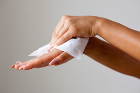 Являются ли влажные салфетки альтернативой мылу? Ответ доктора Комаровского