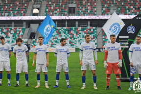 Игроки минского «Динамо» вышли на матч в майках в поддержку врачей: «Дзякуй дактарам»