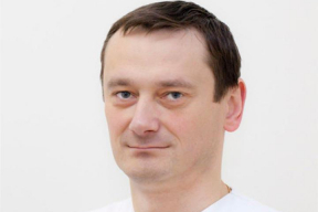 ОМОН задержал врача-онколога. Родные трое суток не могут узнать, где он