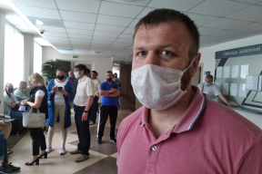 «Взяли за волосы и били по ребрам и в лицо». Судебный конвейер над участниками акций