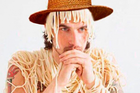 Фотожабы: «Три магнитофона, три кинокамеры заграничные»