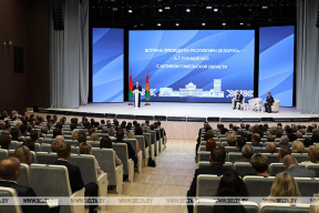 Лукашенко: «Мы были босые, без штанов, голодные». Если бы не он, то «жили бы у черта на куличках»