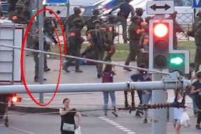 Вiдэафакт. Спецназавец наўмысна страляе ў журналістку Наталлю Лубнеўскую з 10 метраў