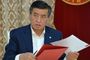 «Не хочу остаться в истории как проливший кровь». Президент Кыргызстана подал пример Лукашенко