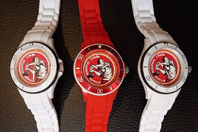 Время — в подарок. Бастующим дарят эксклюзивные часы