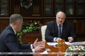 Лукашенко сказал, что надо «вбивать в голову протестунам»