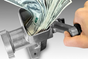 Романчук: «Создана адская машина по превращению «живых» денег в токсичные активы»