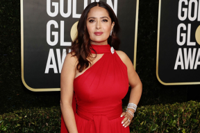 «Золотой глобус — 2021»: Сальма Хайек, Рене Зеллвегер и другие на красной дорожке, а также победители премии