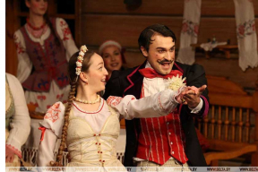 «Разнообразный» репертуар. Афиша Купаловского: «Паўлінка», «Паўлінка» и еще раз «Паўлінка»