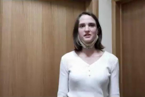 Помните видео, где Багинская давала интервью, а на фоне силовик скрутил девушку? Известно, кто она