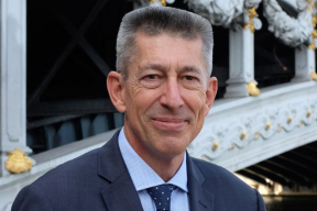 Посол Франции в Беларуси: «Требую от водителя разговаривать со мной по-белорусски»