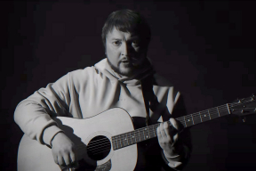 Прэм'ера Nizkiz: «Два белых-белых крылы, чырвоны мой анёл»