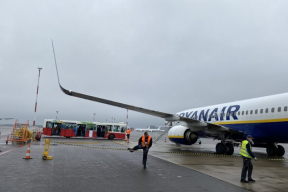 Литовский Delfi: Летевший в Вильнюс из Афин самолет Ryanair был вынужден приземлиться в Минске