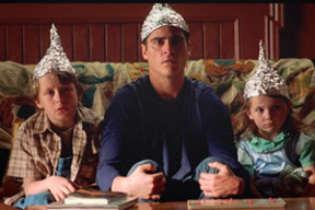 Фотожабы: «Сегодня ты без антител, а завтра в НАТО захотел!»