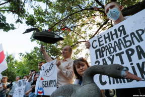 «Два месяца понадобилось, чтобы не шугаться людей в форме». Как живут политические беженцы из Беларуси в Киеве