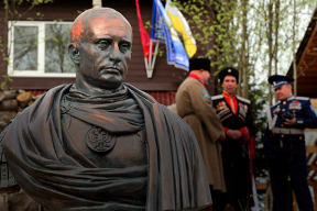 Почему в Беларуси не будет золотого памятника Путину