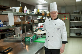 Конвейер репрессий. По ОНТ рассказали, почему власти хотят ужесточить закон о смертной казни: «Превентивная мера». Задержали споривших с участниками шествия «Беларусь Zа Россию». Пропал шеф-повар с БТ. Костусева перевели в СИЗО КГБ