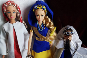 Украина-воительница, БЧБ-Беларусь и кукла Россия с цепями на руках