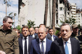 Война, 16 июня. Зеленский провел заседание по возможной угрозе из Беларуси. ЕС не будет требовать от Украины территориальных уступок ради завершения войны. Макрон в Ирпене: «Клеймо варварства». Стив Розенберг – Лаврову: «Опять Россия белая и пушистая?»