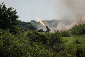 Война, 13 июня. Замглавы МВД – о белорусах, воюющих в украинских батальонах. «Блицкриг-2» провалился. Лукашенко-младший с одноклассницей – в сине-желтом
