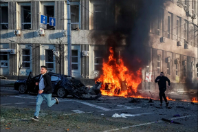 Война, 10 октября. Украина в огне: жертвы, разрушения. Секретарь Совета нацбезопасности Украины: «Желающих воевать с нами настоящих белорусов практически нет». МИД Польши порекомендовал своим гражданам покинуть Беларусь