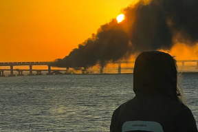 Война, 8 октября. Свежие спутниковые снимки Керченского моста. Кто был за рулем взорвавшегося грузовика. Просто совпало: накануне пропагандистский Кот Мостик пожелал Путину «крепкого, как Крымский мост, здоровья»