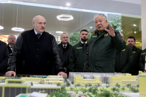 Лукашенко и осужденный экс-премьер Кыргызстана открыли производство БНБК, которое работает уже год