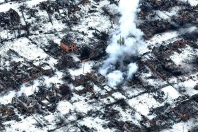 Война, 22 февраля. ПВО «Панцирь-С1» напротив «Лужников», где выступает Путин. Колбаса для вдов российских солдат. Как 4 российских танка «прорвались» в ЕС