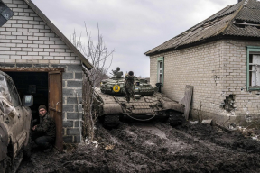 Война, 12 марта. Белорусские пограничники пожаловались на «хулиганскую выходку» со стороны украинских. Столкновения с полицией на акции протеста в Кишиневе. Зеленский: «Руины, обломки, воронки от снарядов в земле — это автопортрет России»