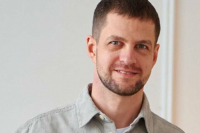 Конвейер репрессий. Экс-силовика осудили на 8 лет – схватили на границе, когда ехал навестить семью. Сотрудницу толочинской библиотеки оштрафовали за подписку. Владимира Гундаря со II группой инвалидности поместили в ШИЗО