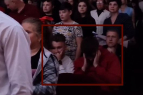 Конвейер репрессий. Судили трех выпускников, не вставших во время исполнения государственного гимна. В Дзержинске по доносу задержали главного бухгалтера. Бывшего тренера-массажиста сборной по биатлону дважды за три месяца осудили