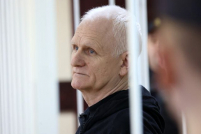 Конвейер репрессий. Нобелевского лауреата Алеся Беляцкого в колонии поместили в помещение камерного типа. Задержан пастор из Чашников. Шаг по «зеленому коридору» – минус 10 тысяч евро