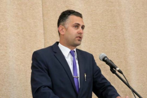 Конвейер репрессий. На биофаке БГУ задерживали лаборанток за маникюр, флаг и БЧБ-игрушку. Жлобинский чиновник арестован за «экстремистские» подписки