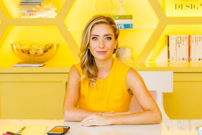 «Там первый шаг к отношениям делают женщины». Как американка заработала миллиард на приложении для знакомств