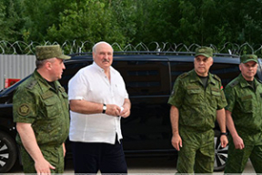 Лукашенко заявил о ликвидации напряженности на границе с Украиной