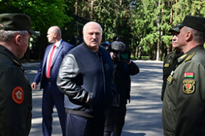 Лукашенко рассыпался в комплиментах военным: «Молодцы»