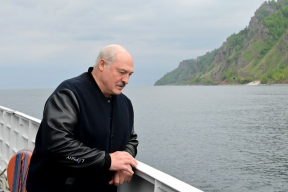 «Странно, что Лукашенко прибыл в Иркутск фактически в одиночестве. Куда подевались отраслевые министры, непонятно»