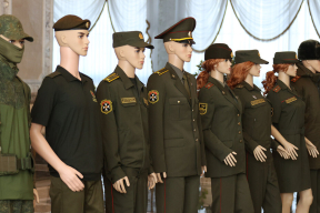 Лукашенко одобрил выпуск новой формы для военных