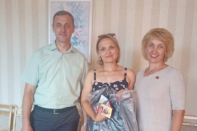 Колькі трэба «дэпутатаў», чыноўнікаў, каб хлопцу са шматдзетнай сям'і падарыць пінжак?