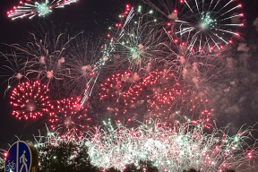 Конвейер репрессий. Задержаны подростки, которые показывали средние пальцы во время салюта